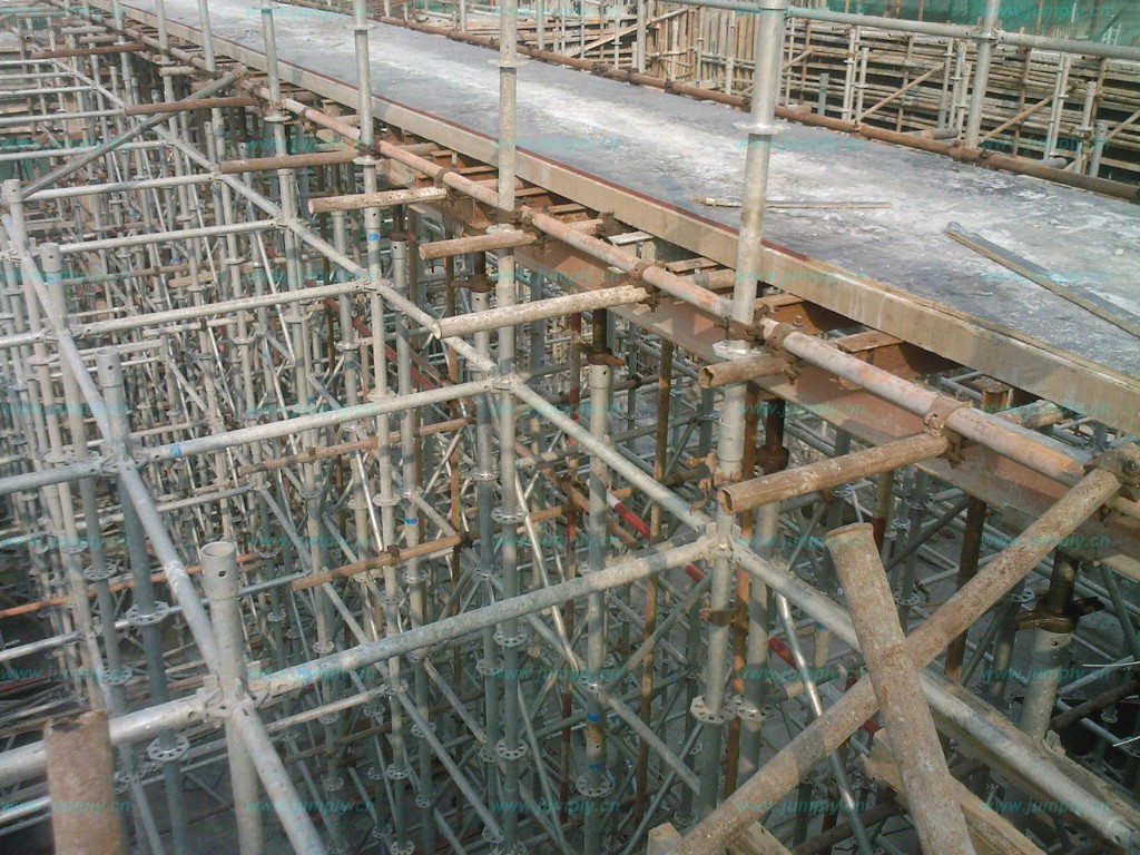 建筑鋼管腳手架大家都說好，建筑扣件不可少